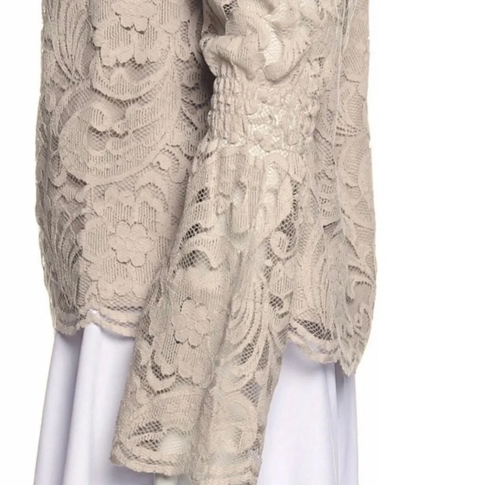 Cupcakes & Cashmere Blouse Cream Size Small NWT Lace Cottagecore Long Sleeve